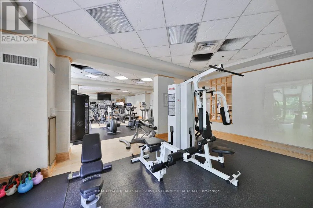 807 - 1900 THE COLLEGEWAY