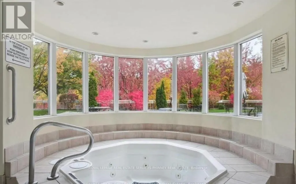 807 - 1900 THE COLLEGEWAY