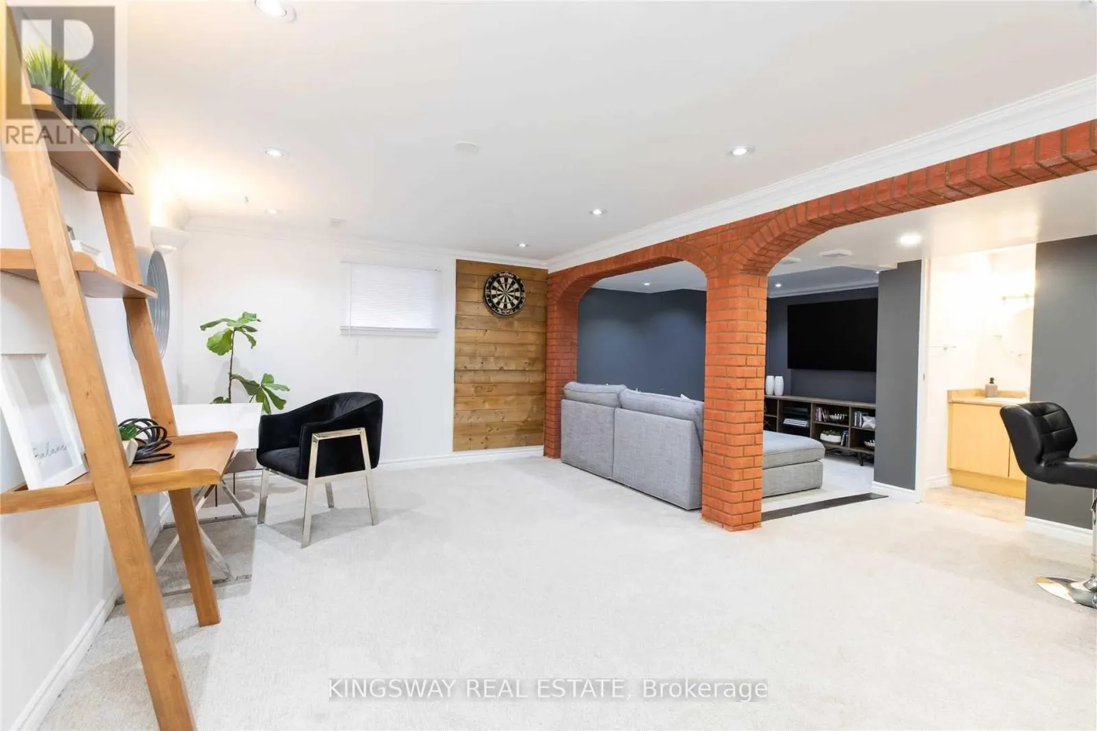 2594 BROMSGROVE ROAD