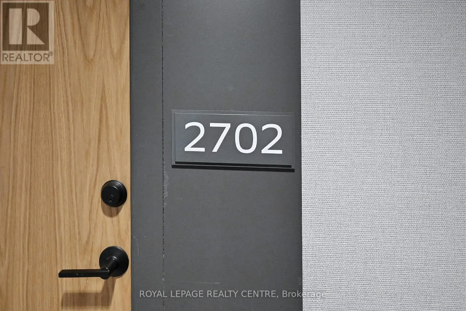 2702 - 2495 EGLINTON AVENUE W