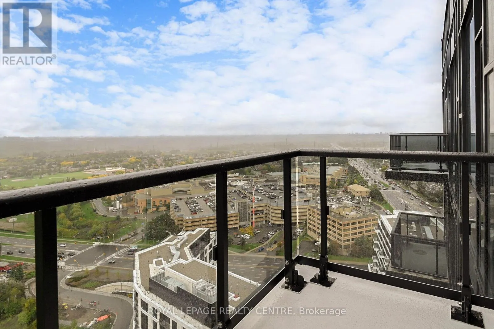 2702 - 2495 EGLINTON AVENUE W