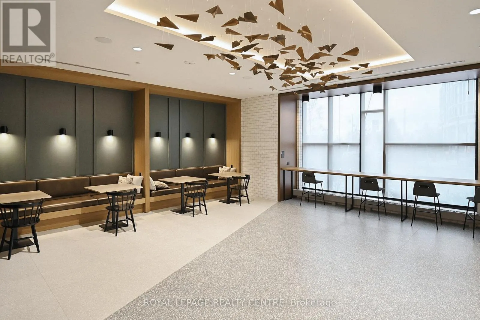 2702 - 2495 EGLINTON AVENUE W