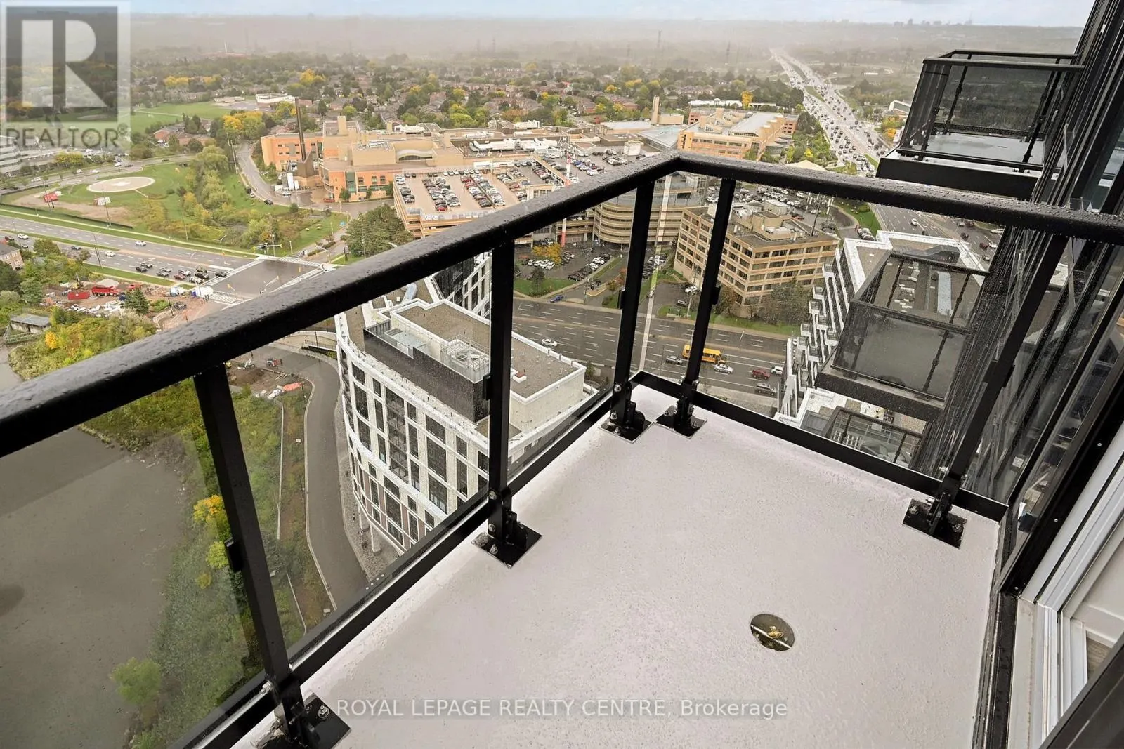 2702 - 2495 EGLINTON AVENUE W