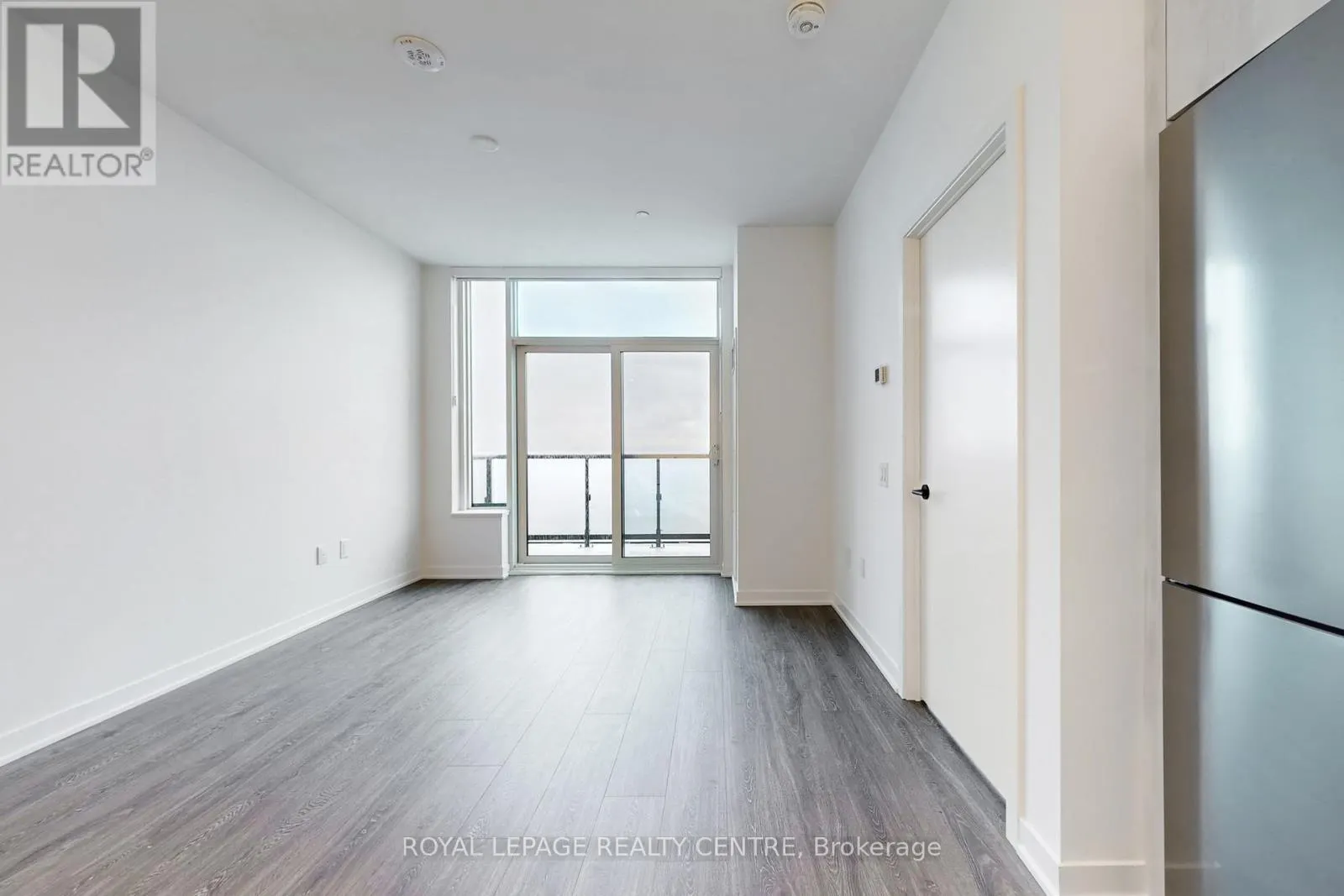 2702 - 2495 EGLINTON AVENUE W