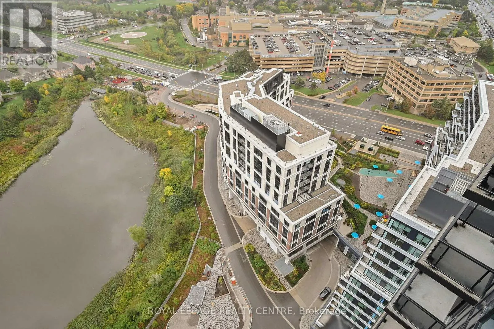 2702 - 2495 EGLINTON AVENUE W