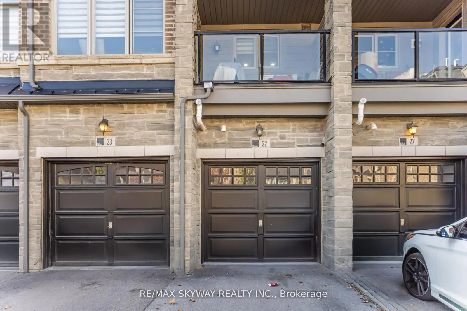 22 - 200 VETERANS DRIVE