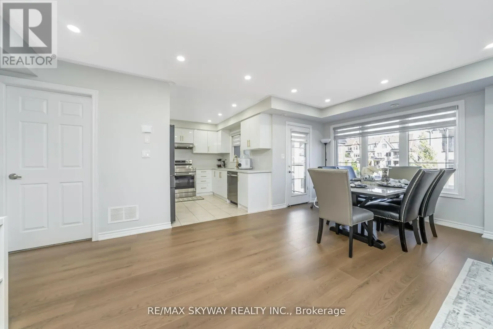 22 - 200 VETERANS DRIVE