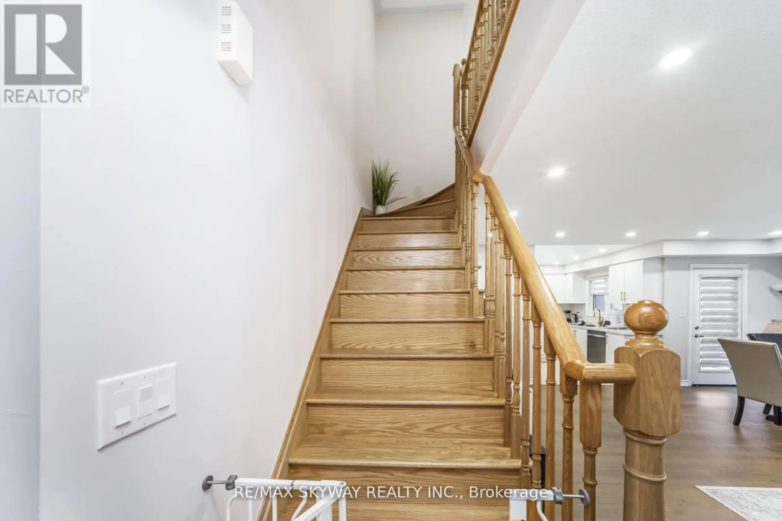 22 - 200 VETERANS DRIVE