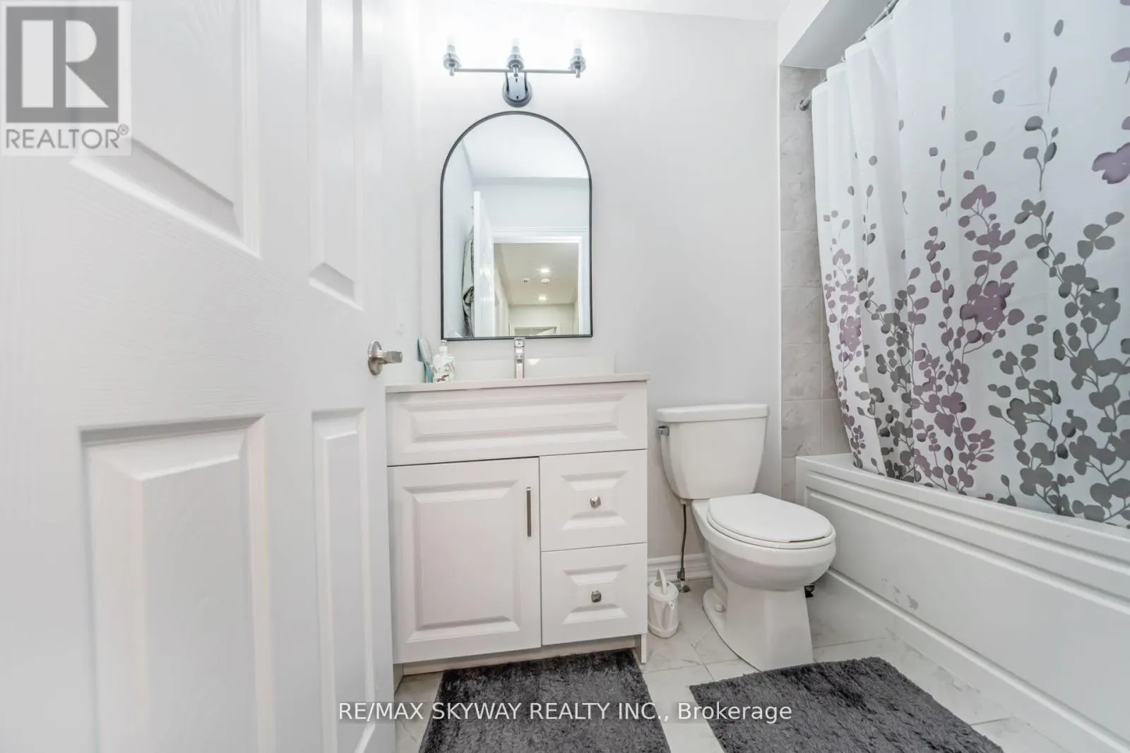 22 - 200 VETERANS DRIVE