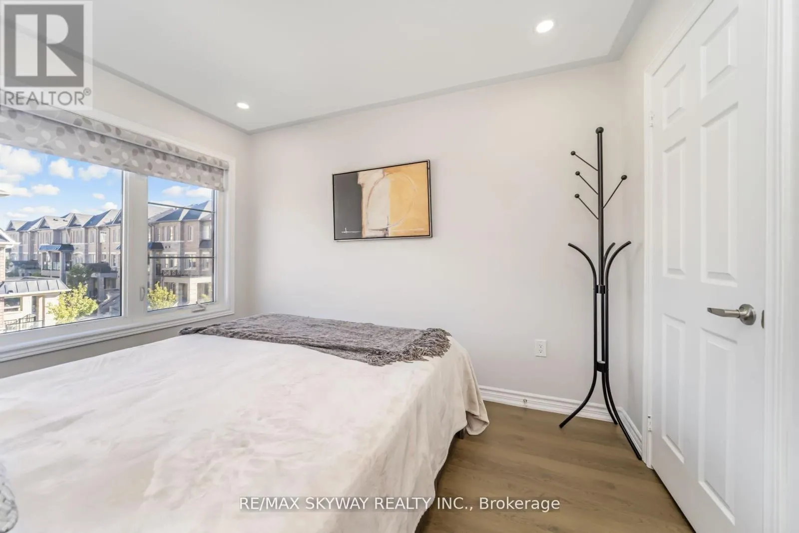 22 - 200 VETERANS DRIVE