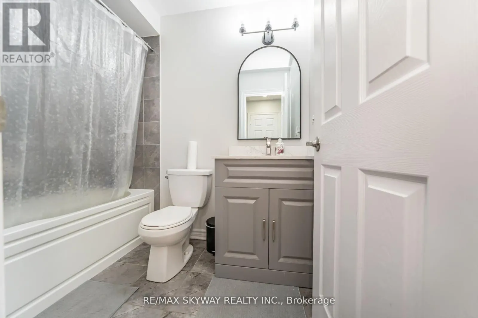 22 - 200 VETERANS DRIVE