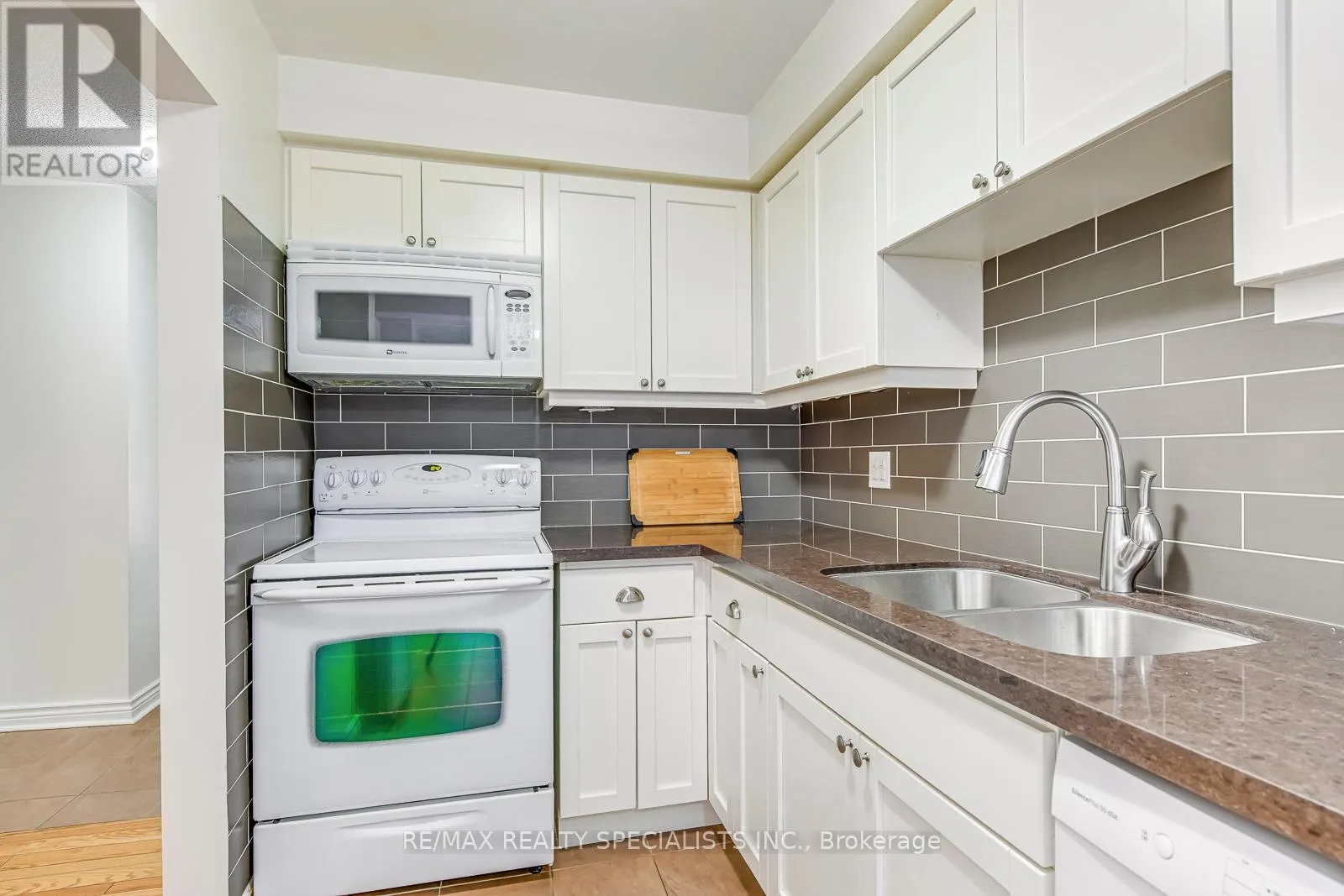 25 - 2199 BURNHAMTHORPE ROAD W