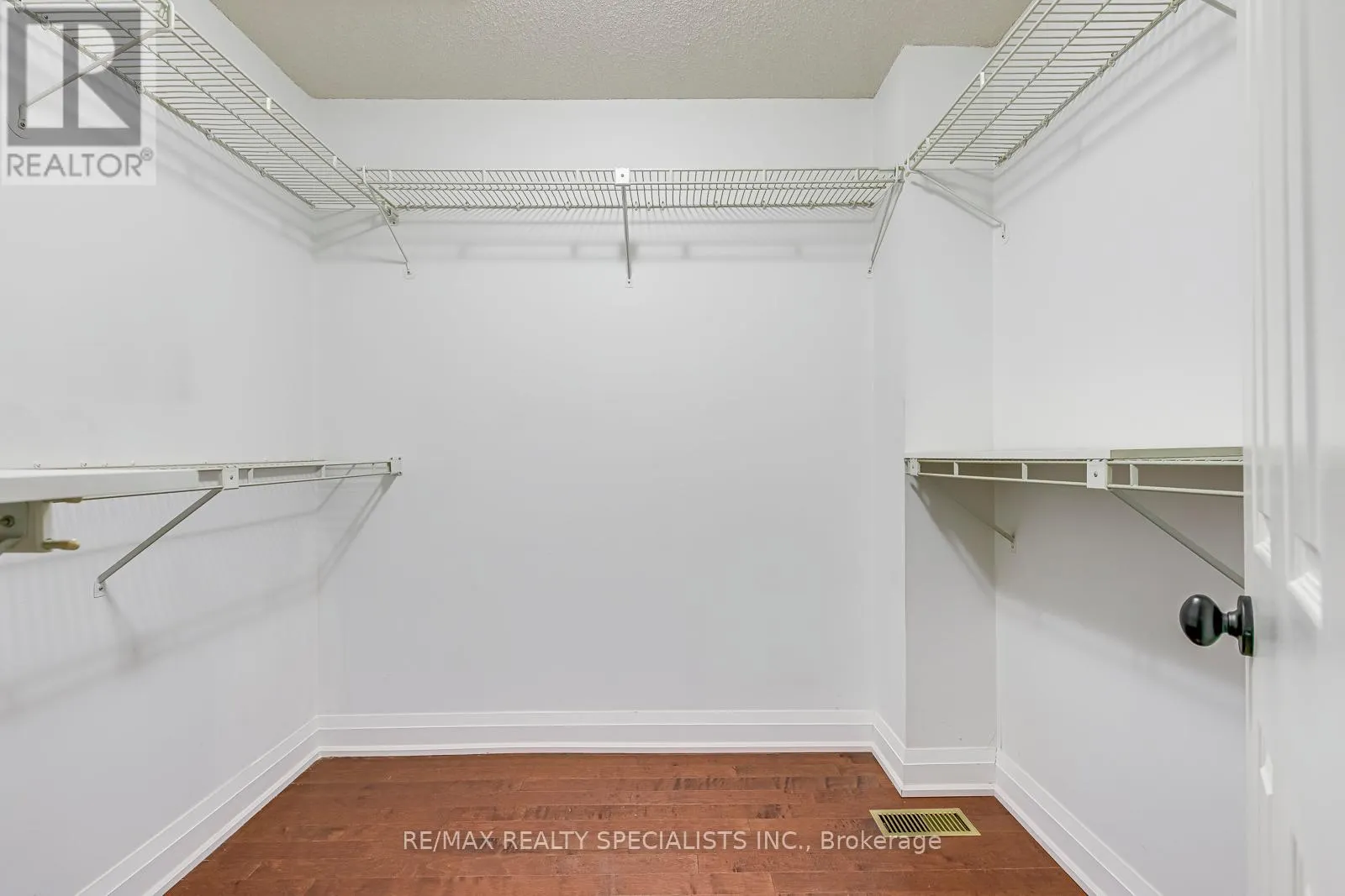 25 - 2199 BURNHAMTHORPE ROAD W