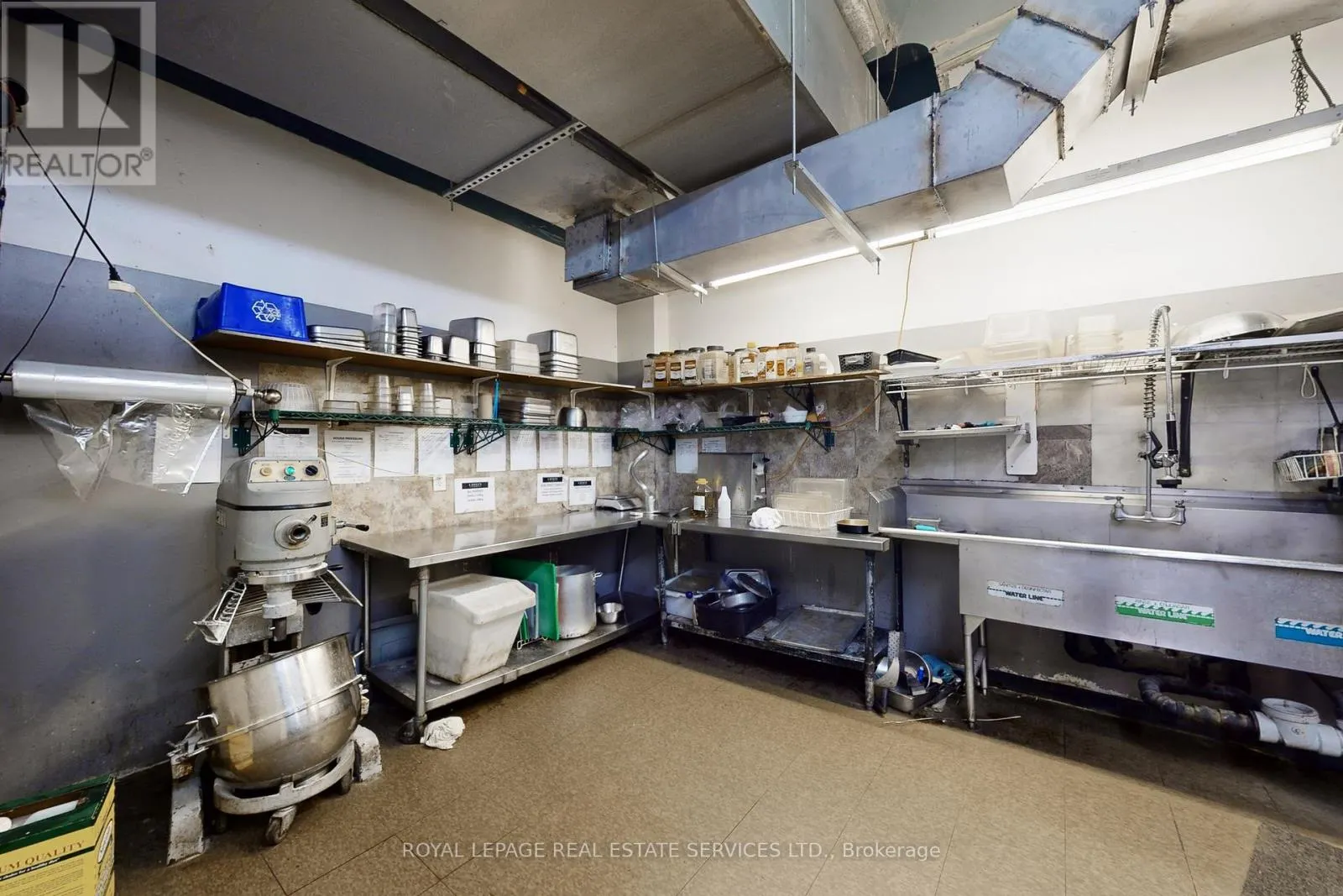 17 COMMERCIAL STREET