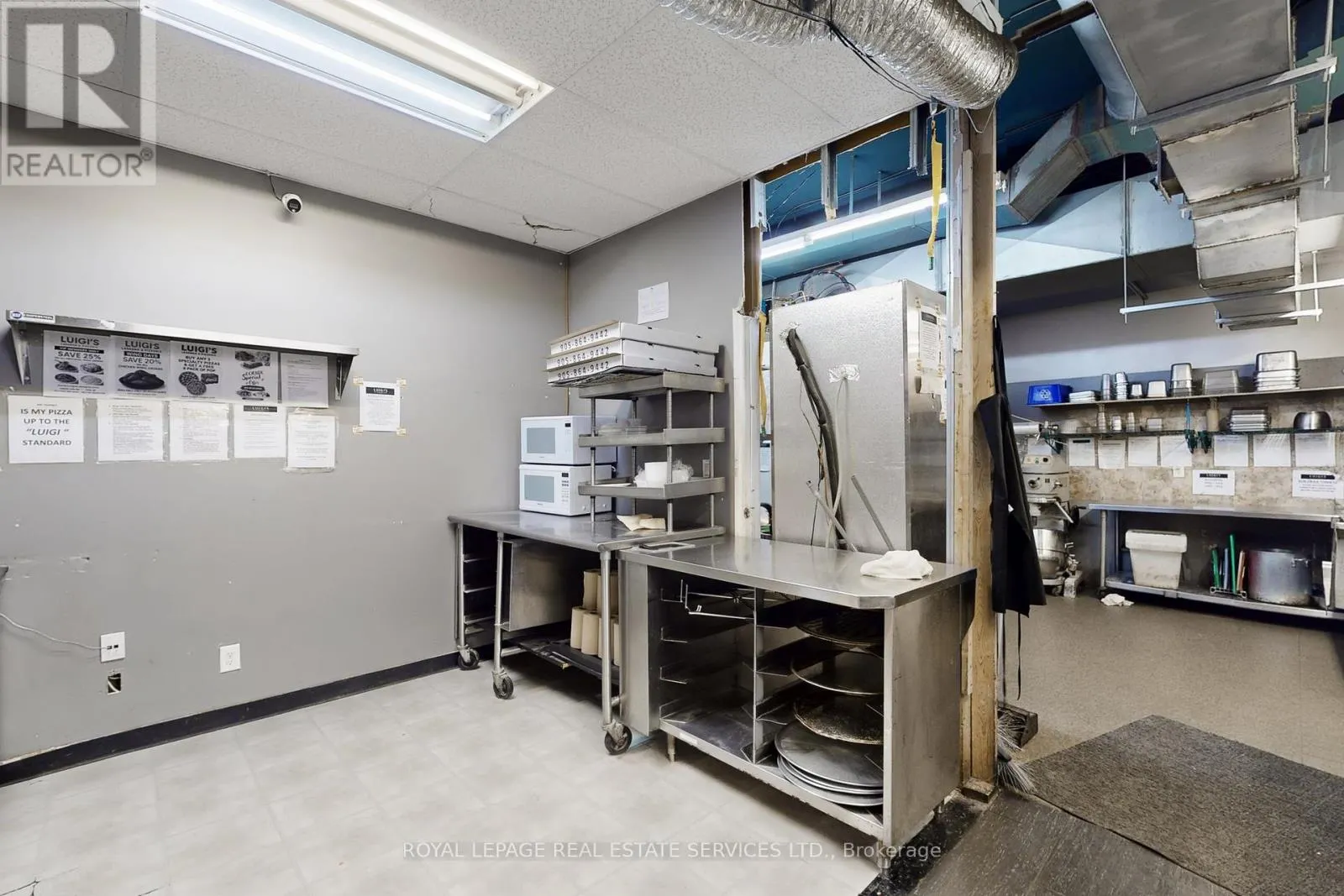 17 COMMERCIAL STREET