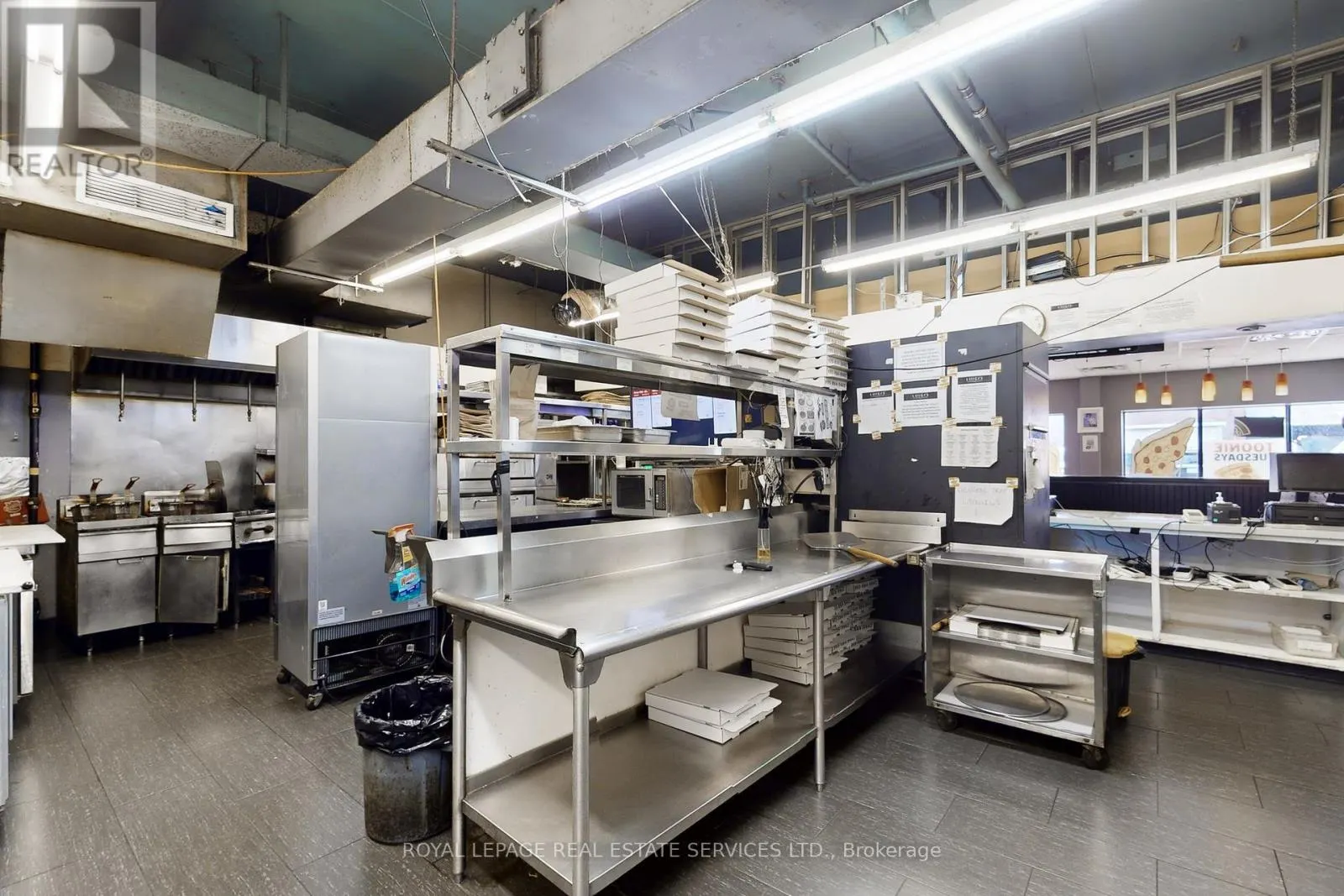 17 COMMERCIAL STREET