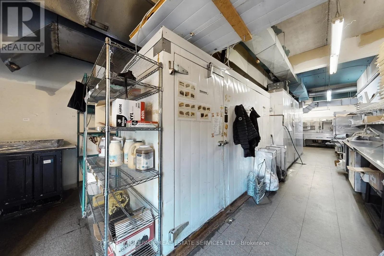 17 COMMERCIAL STREET