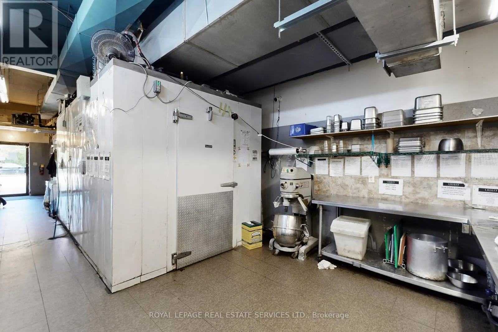 17 COMMERCIAL STREET