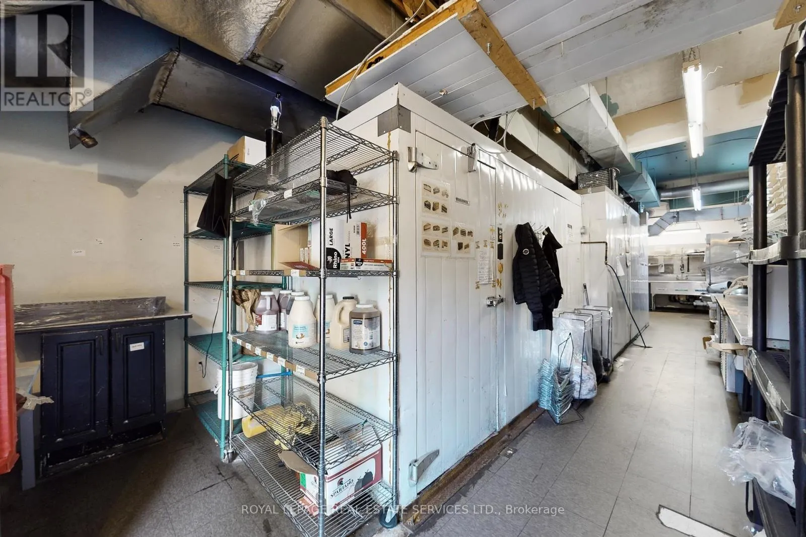 17 COMMERCIAL STREET