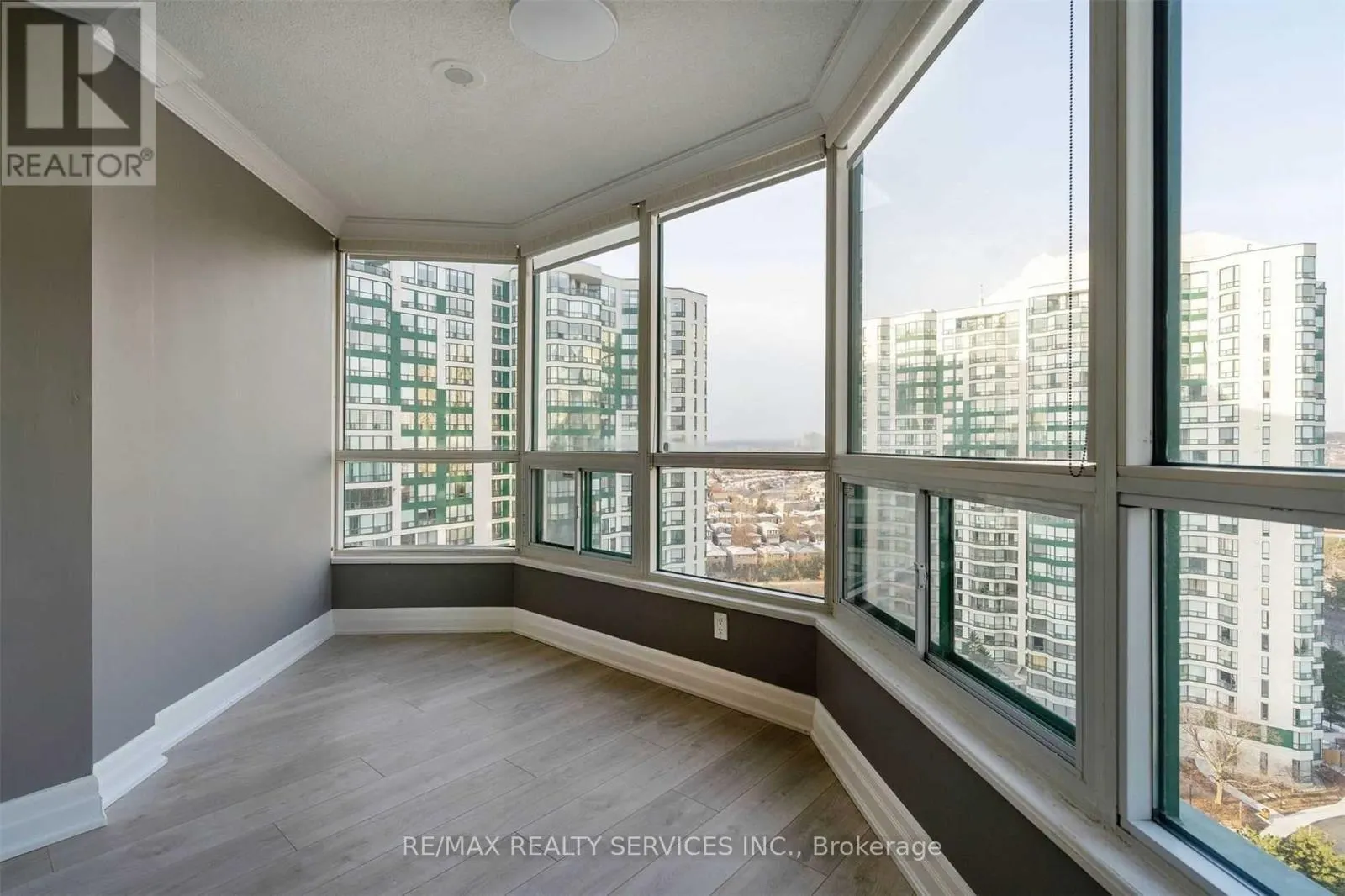 1605 - 4450 TUCANA COURT