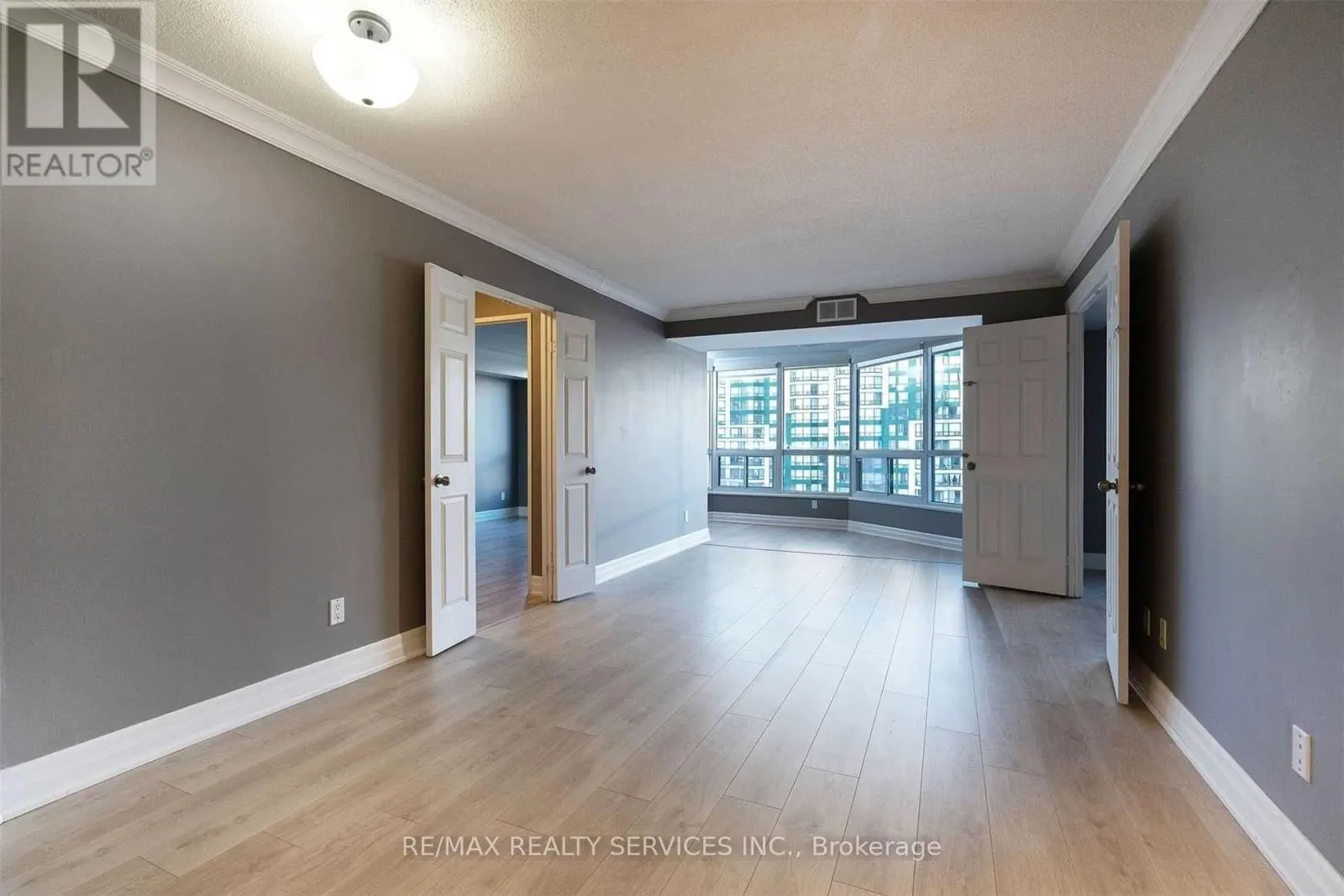 1605 - 4450 TUCANA COURT