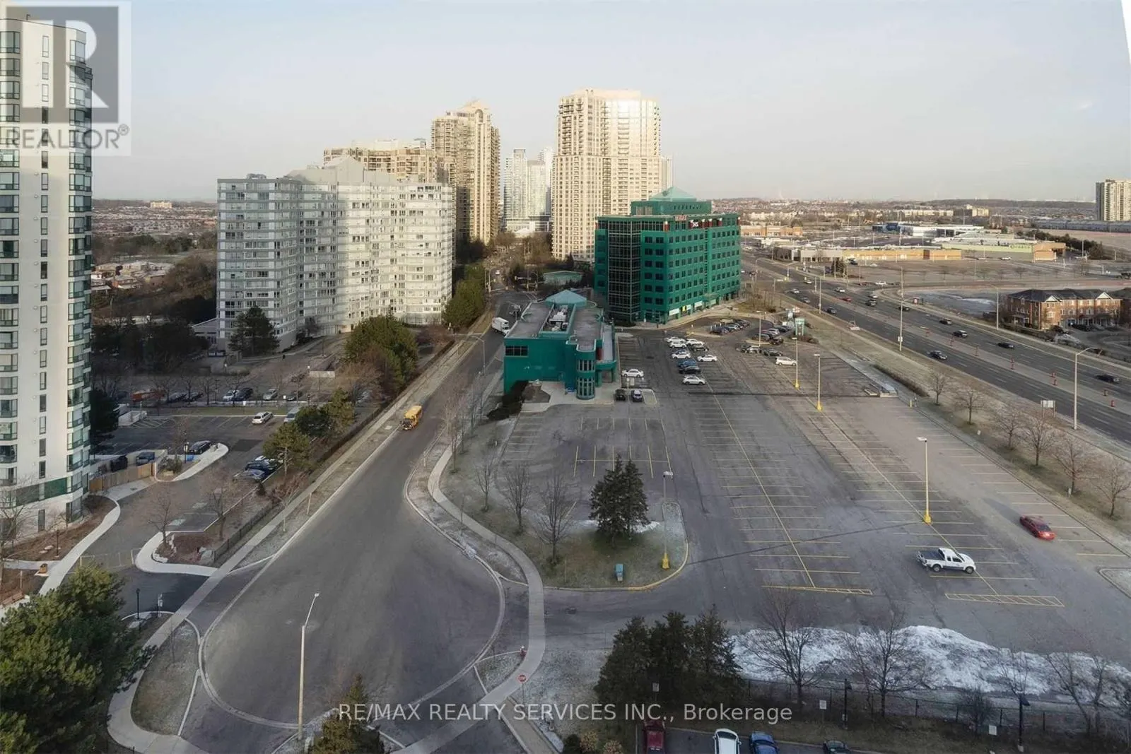 1605 - 4450 TUCANA COURT