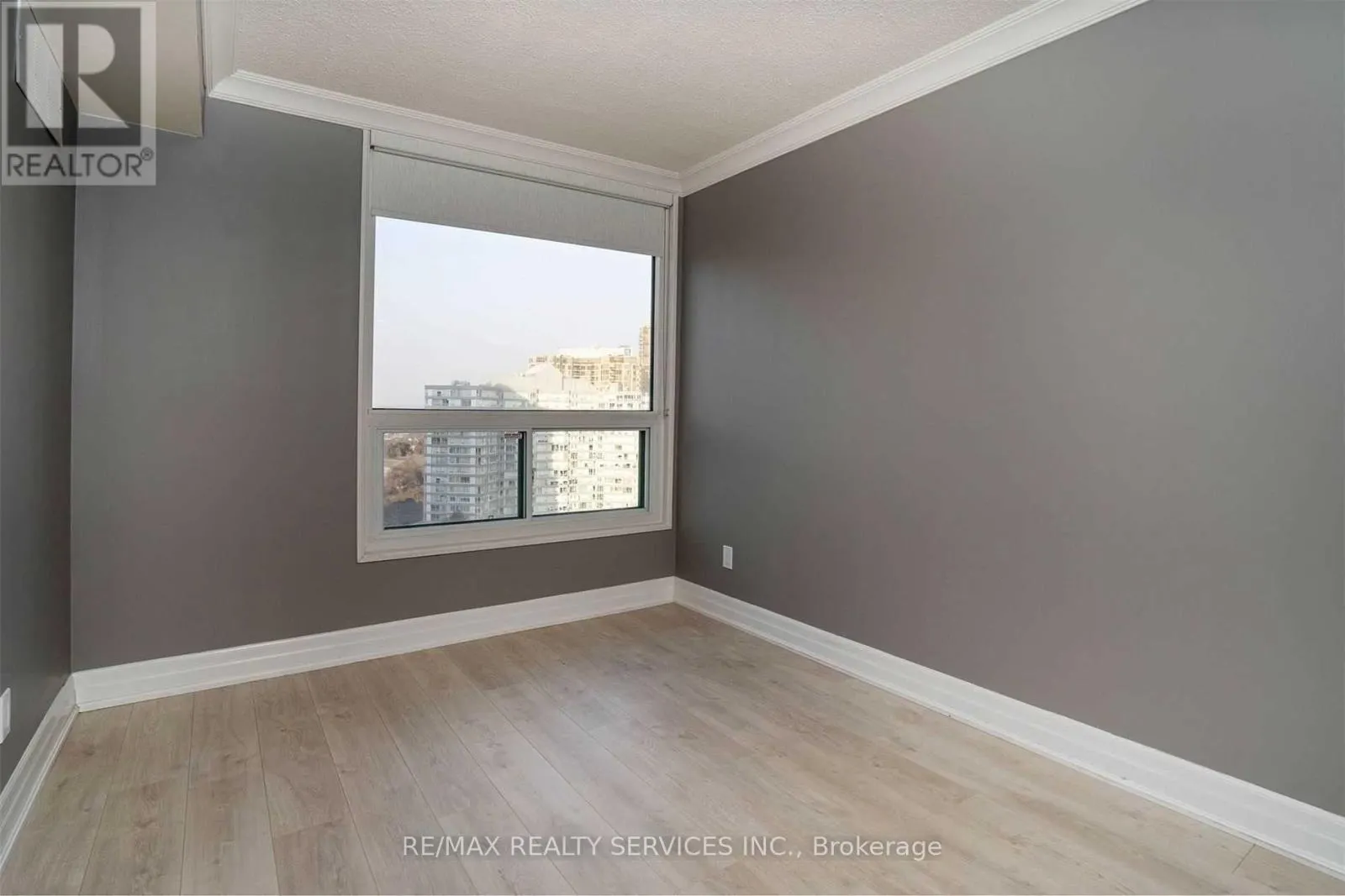 1605 - 4450 TUCANA COURT