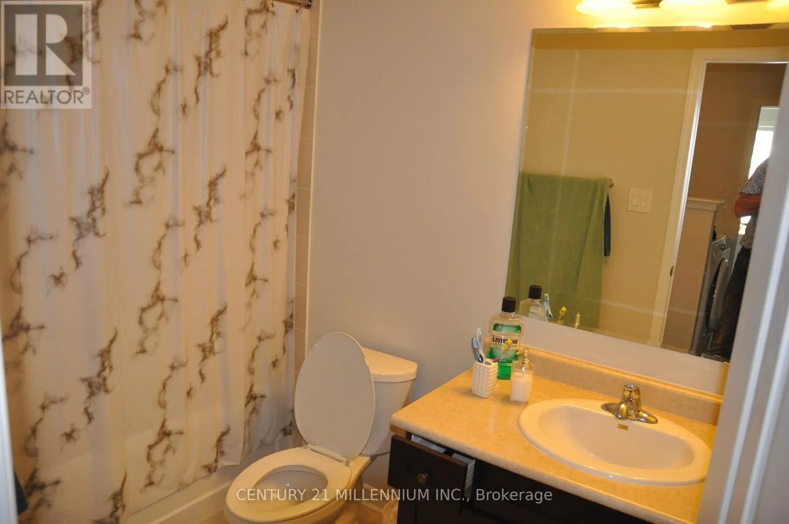 26 - 84 BAYCLIFFE CRESCENT