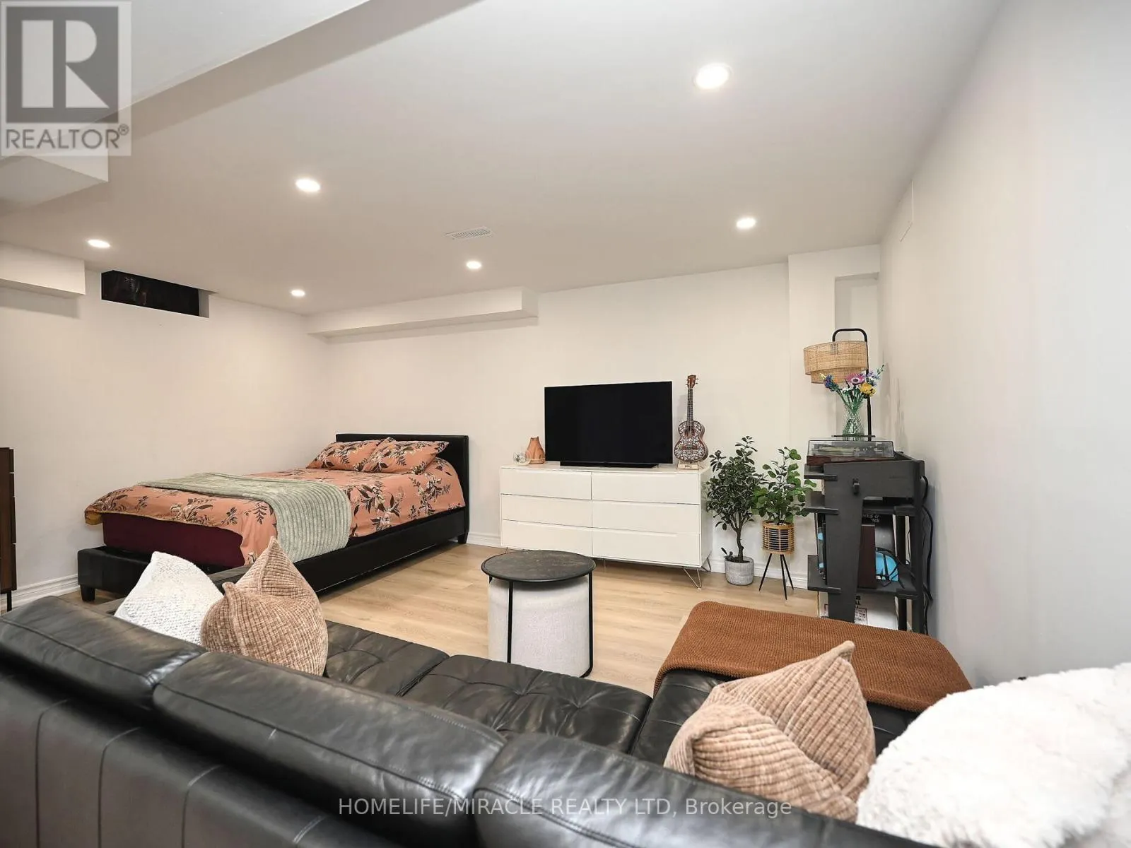 4717 COLOMBO CRESCENT