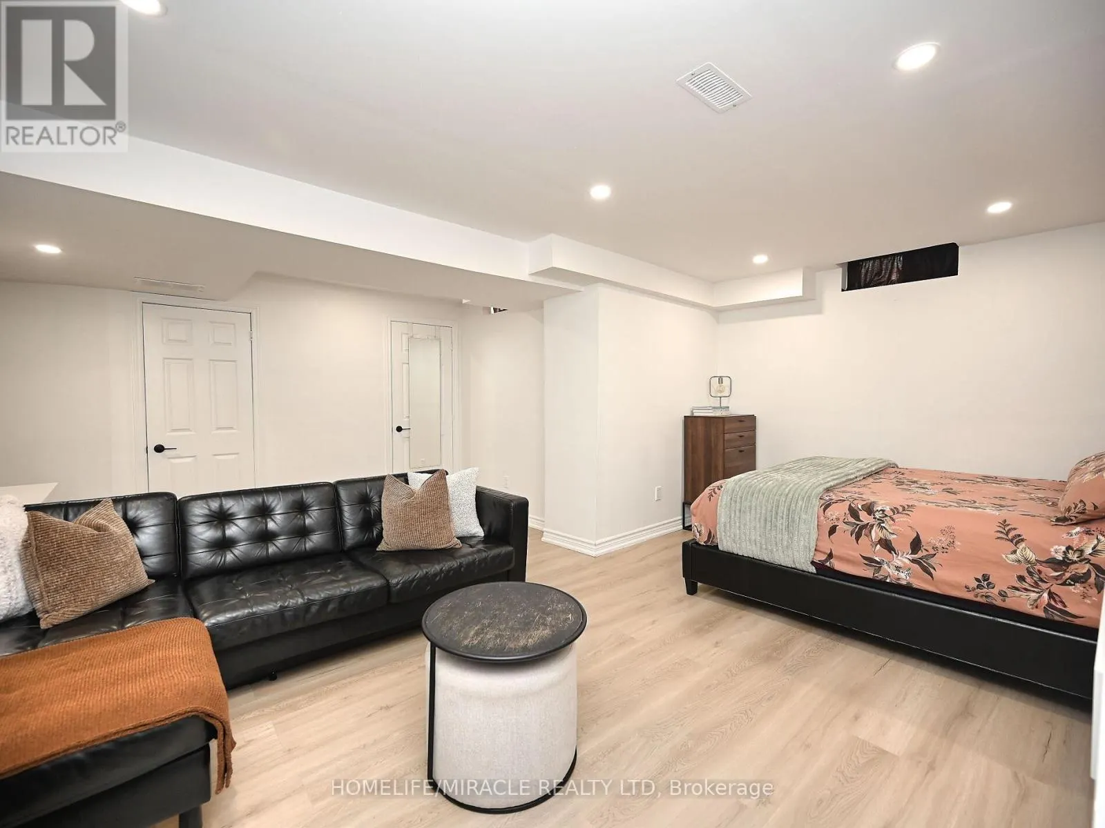 4717 COLOMBO CRESCENT