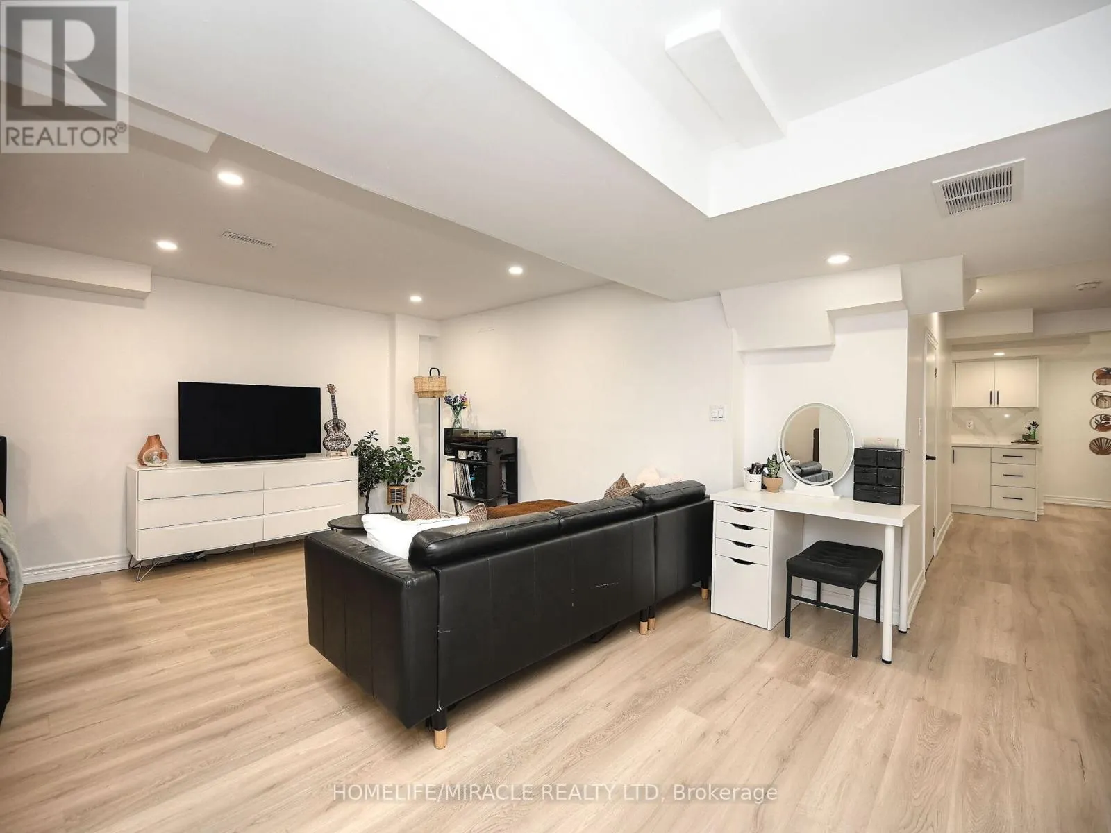 4717 COLOMBO CRESCENT