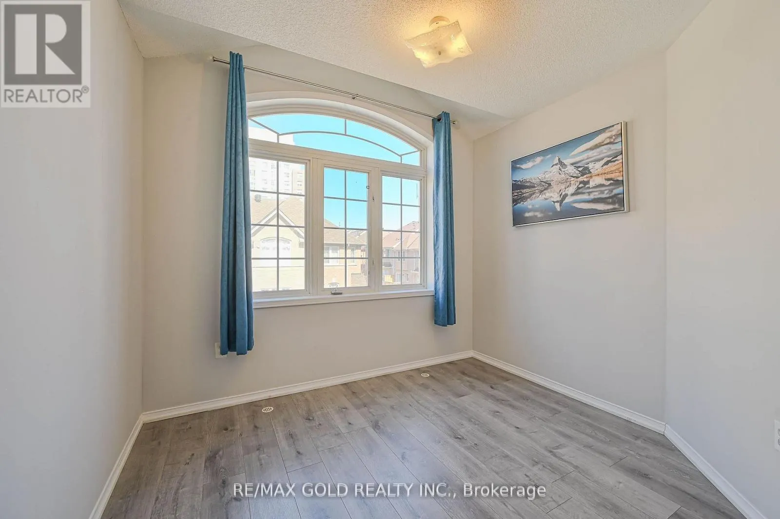 66 - 50 STRATHAVEN DRIVE