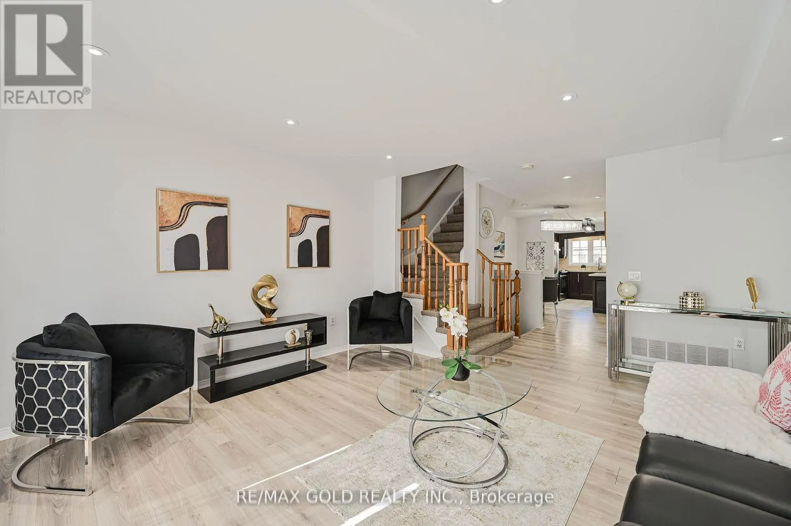 66 - 50 STRATHAVEN DRIVE