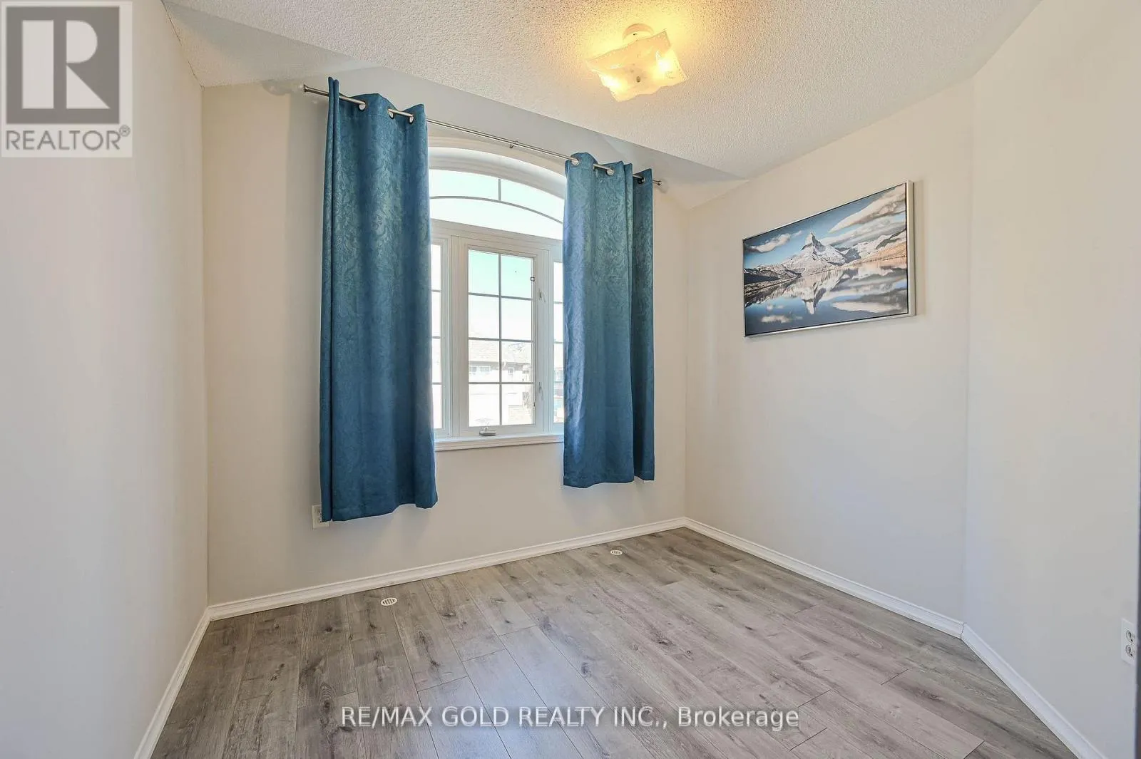 66 - 50 STRATHAVEN DRIVE