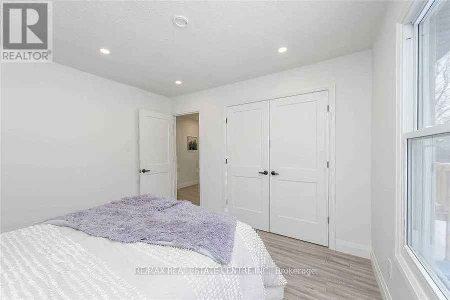 582 ELLIOTT CRESCENT