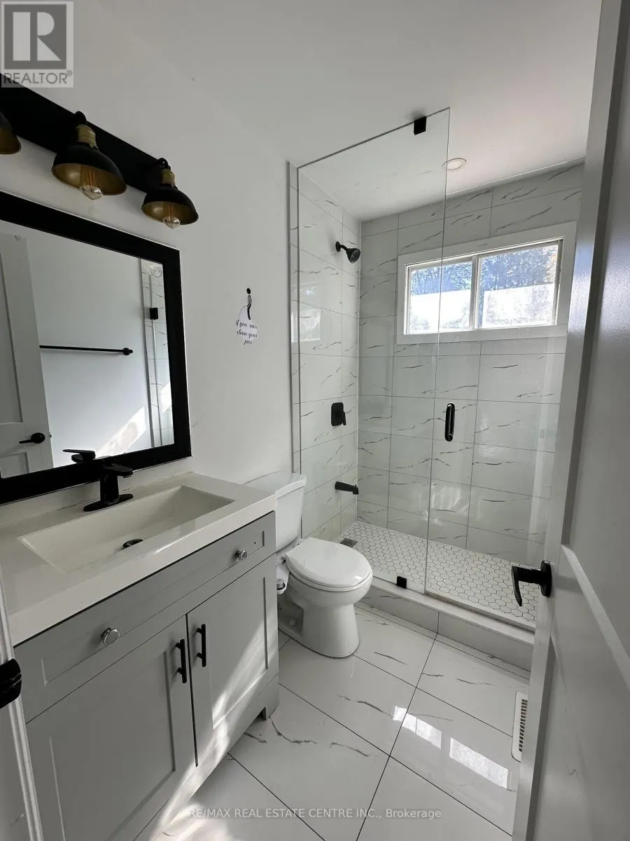 582 ELLIOTT CRESCENT