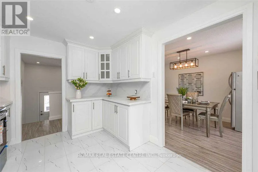 582 ELLIOTT CRESCENT