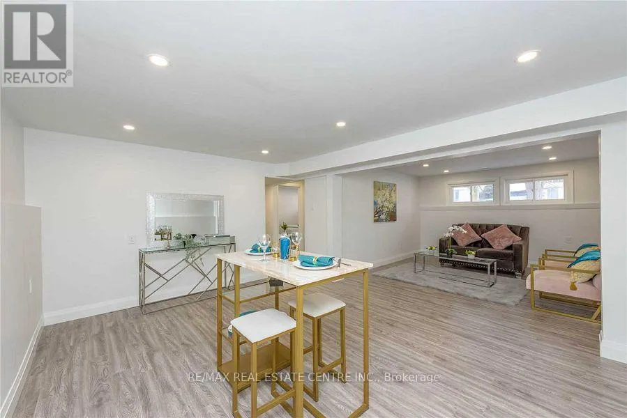 582 ELLIOTT CRESCENT