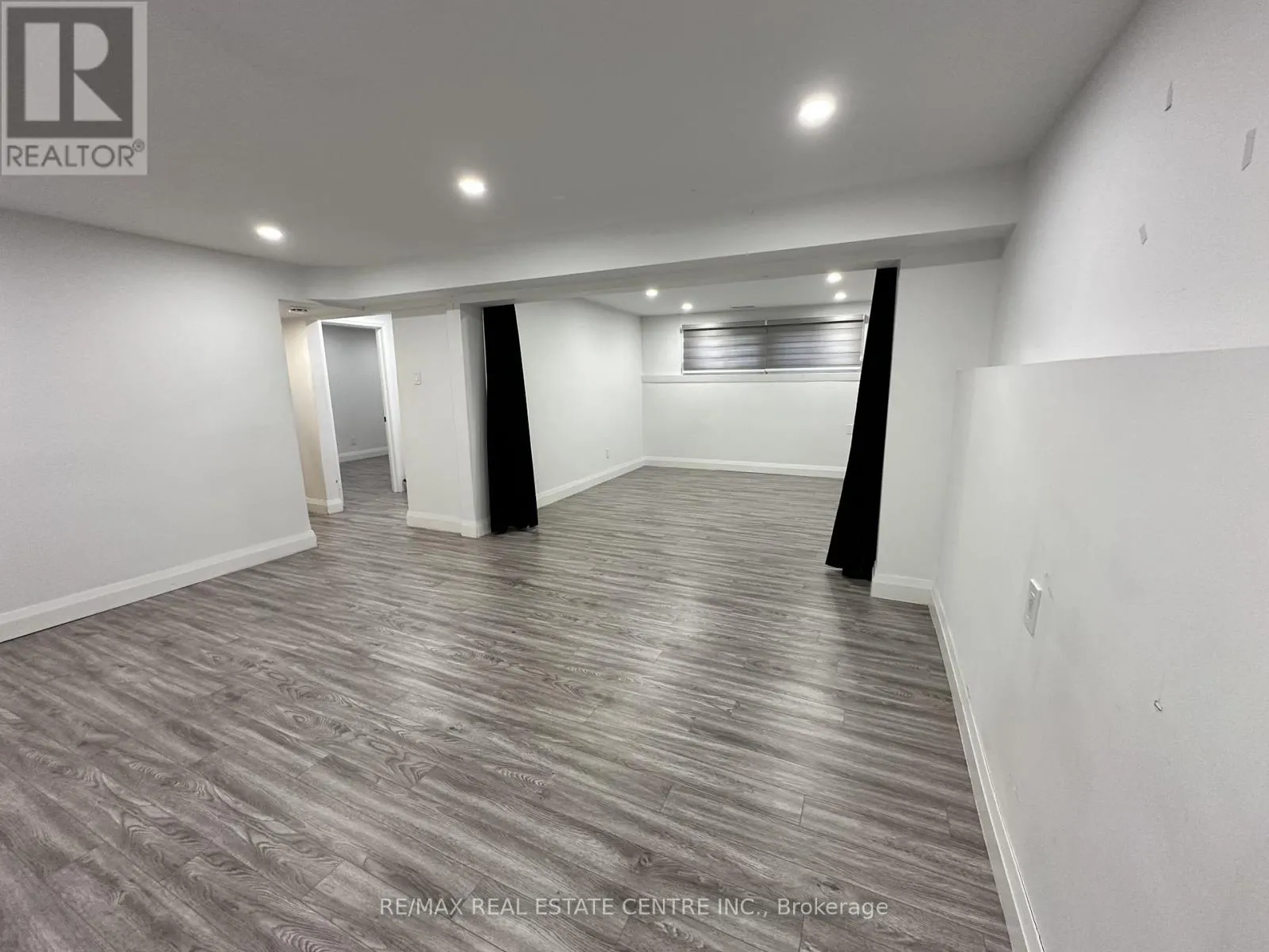 582 ELLIOTT CRESCENT