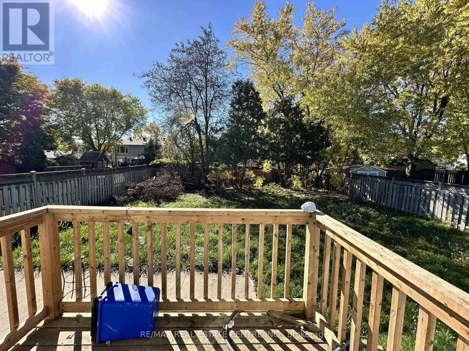 582 ELLIOTT CRESCENT