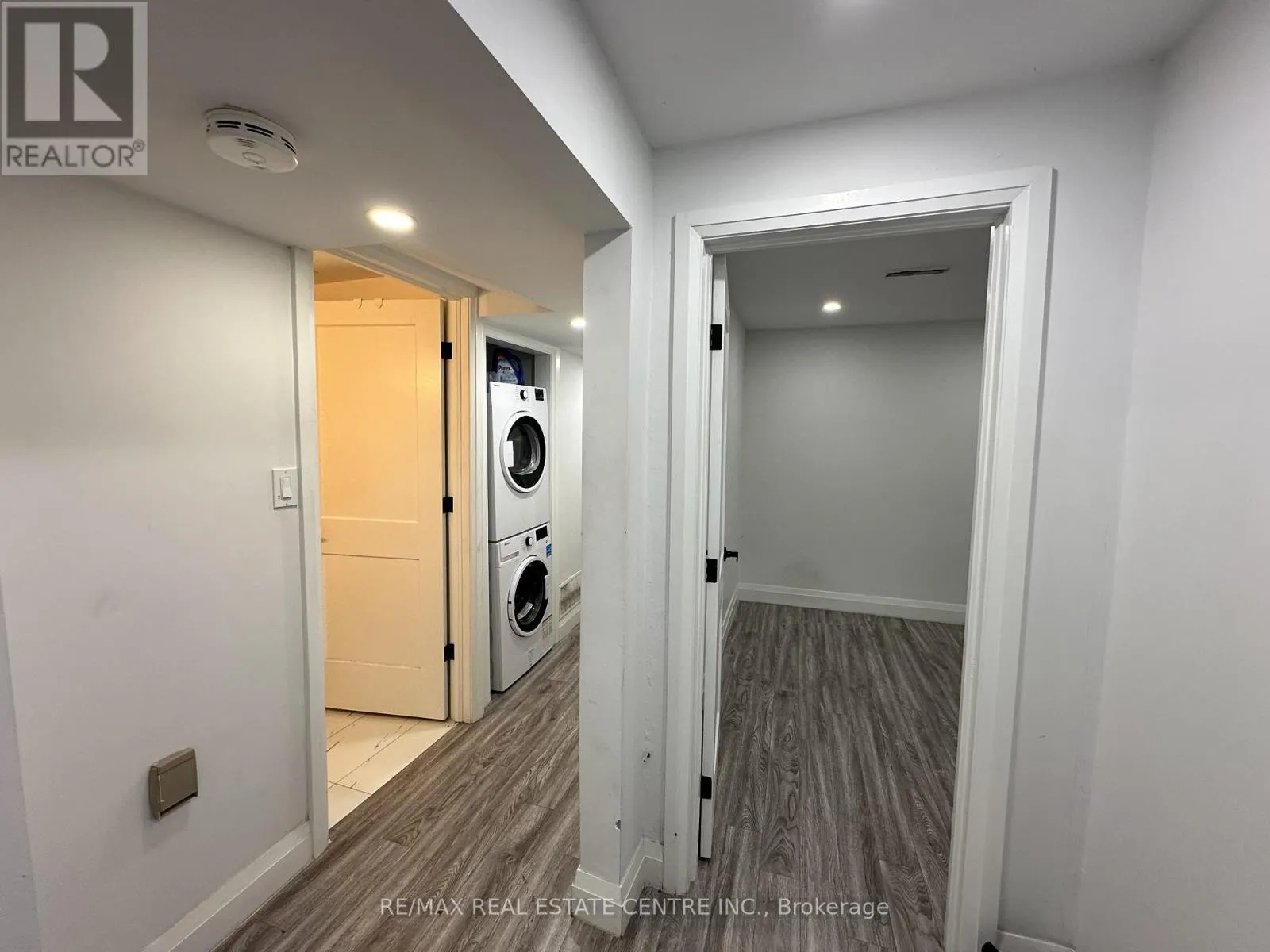 582 ELLIOTT CRESCENT