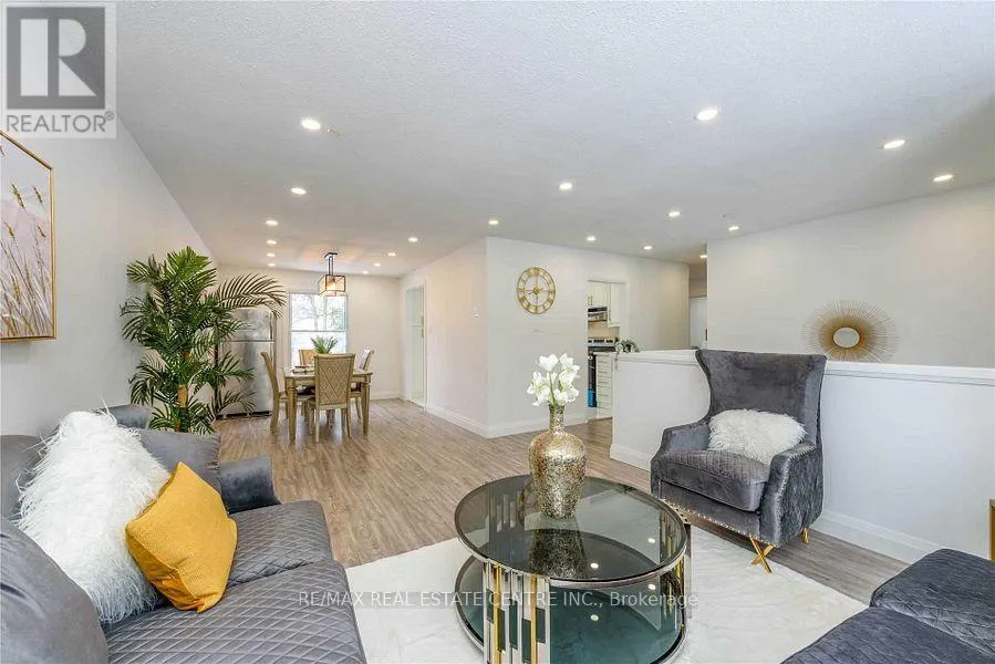 582 ELLIOTT CRESCENT