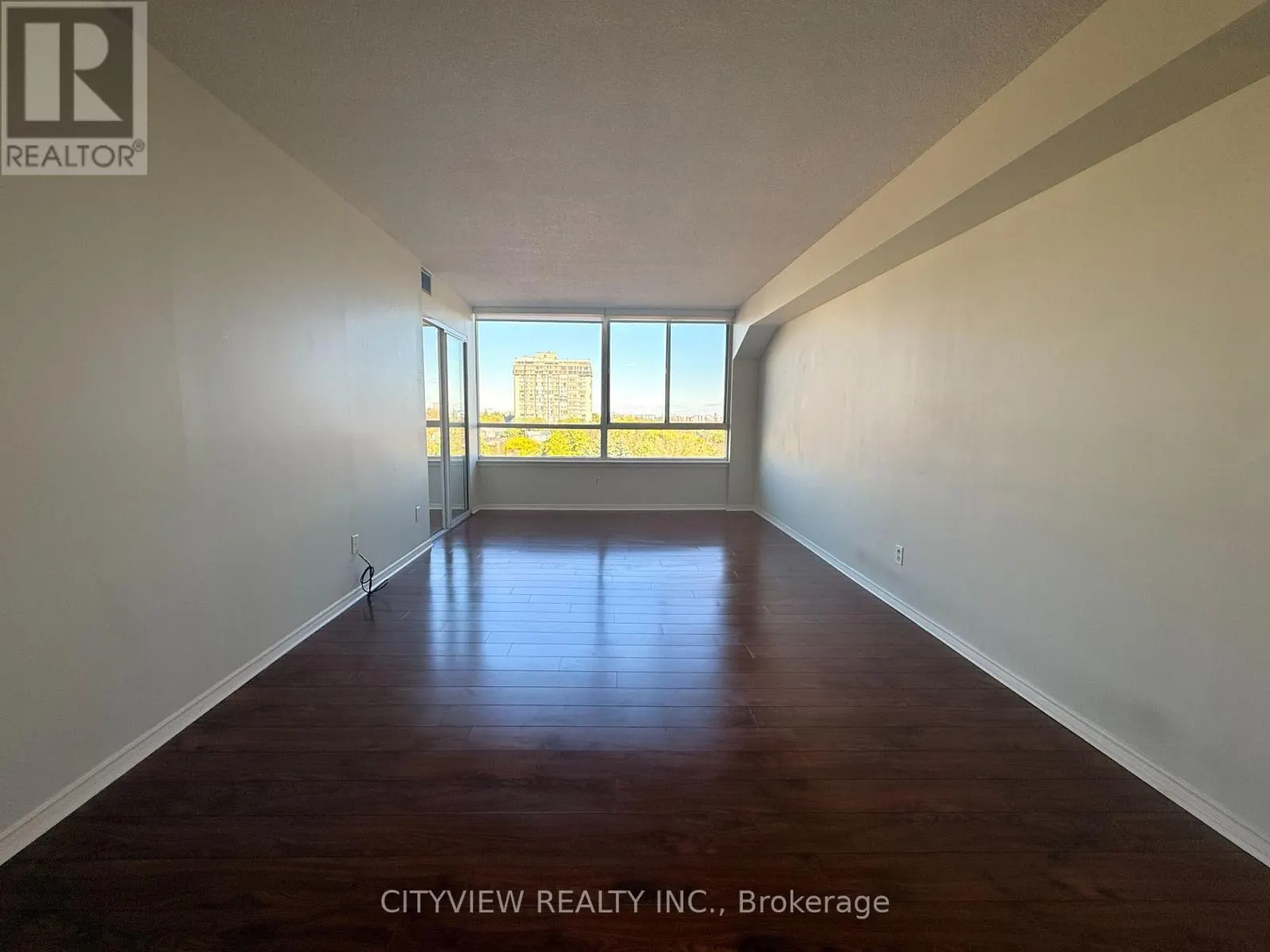 616 - 1001 CEDARGLEN GATE