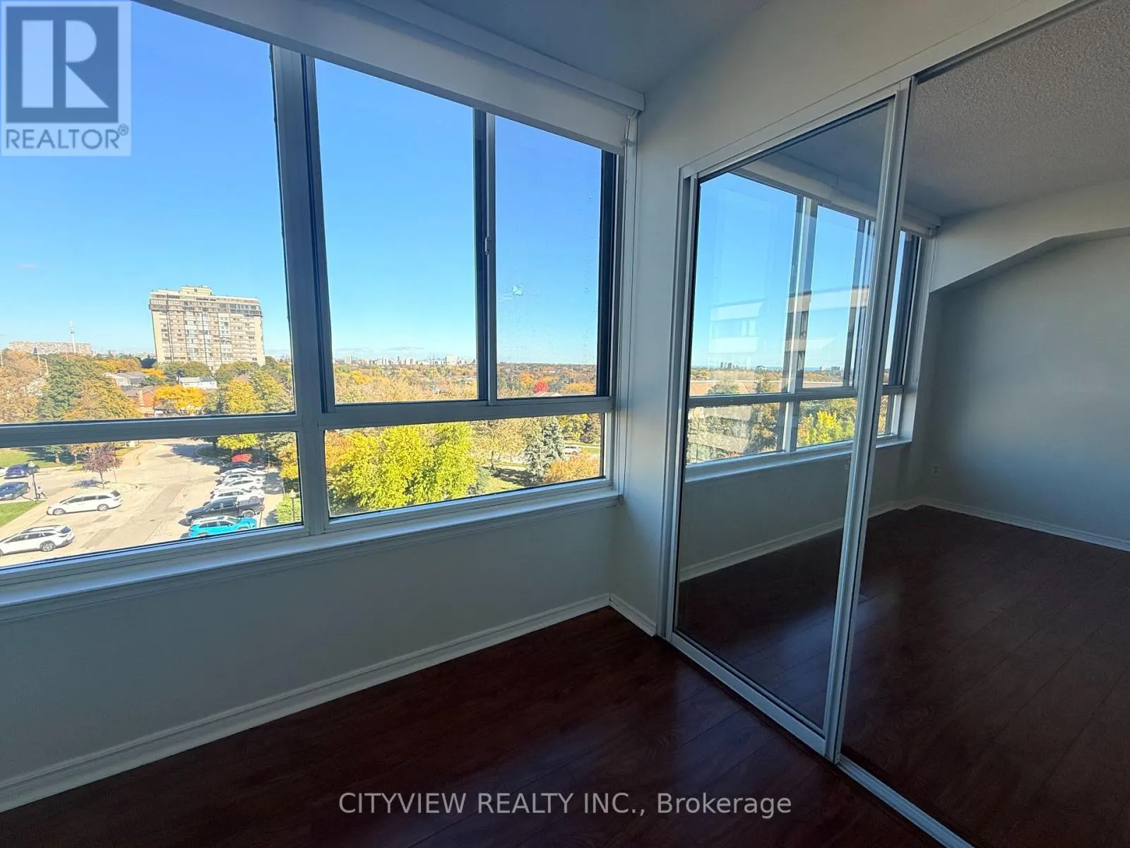 616 - 1001 CEDARGLEN GATE