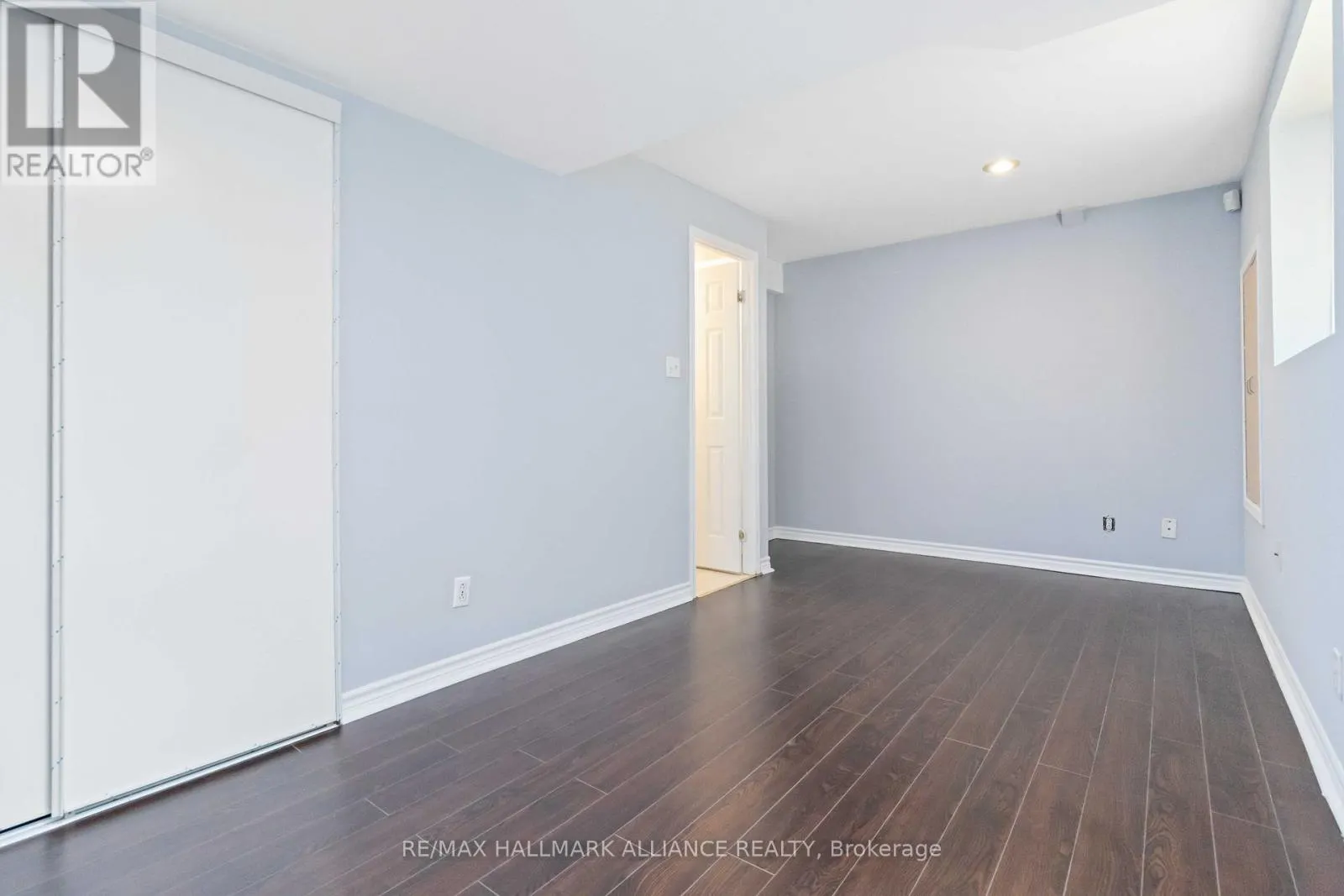 35 - 1591 SOUTH PARADE COURT