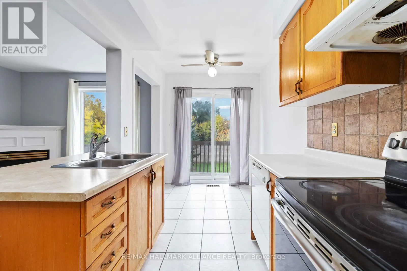 35 - 1591 SOUTH PARADE COURT