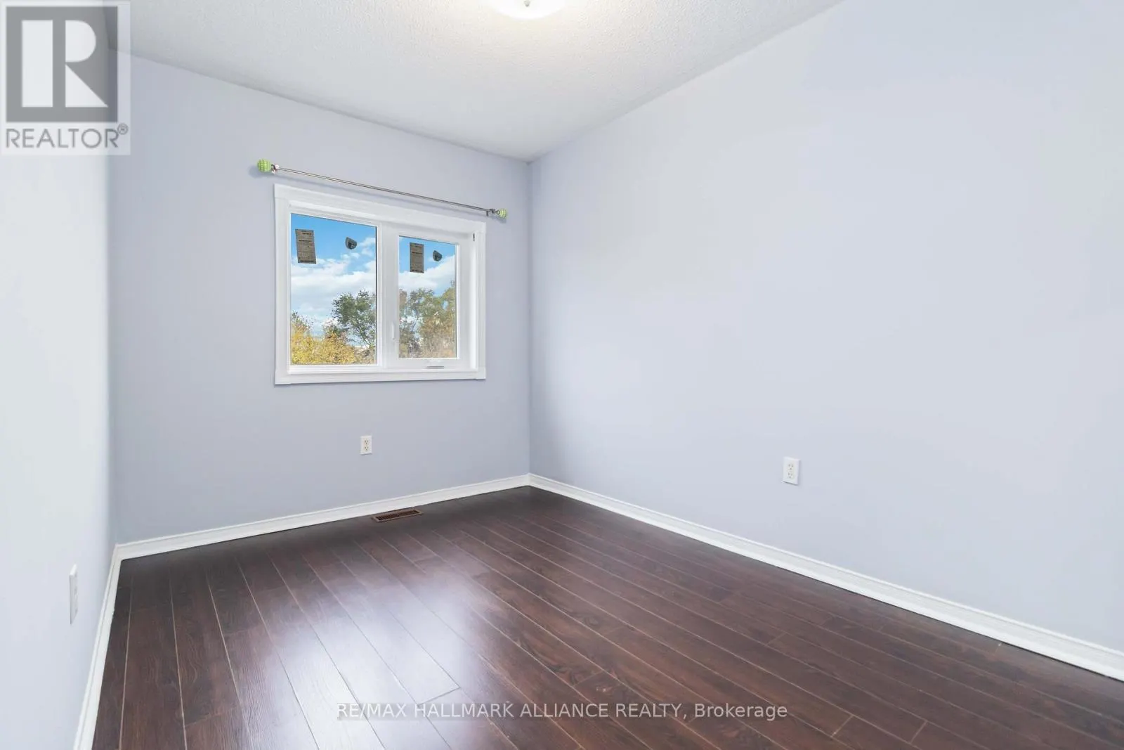 35 - 1591 SOUTH PARADE COURT