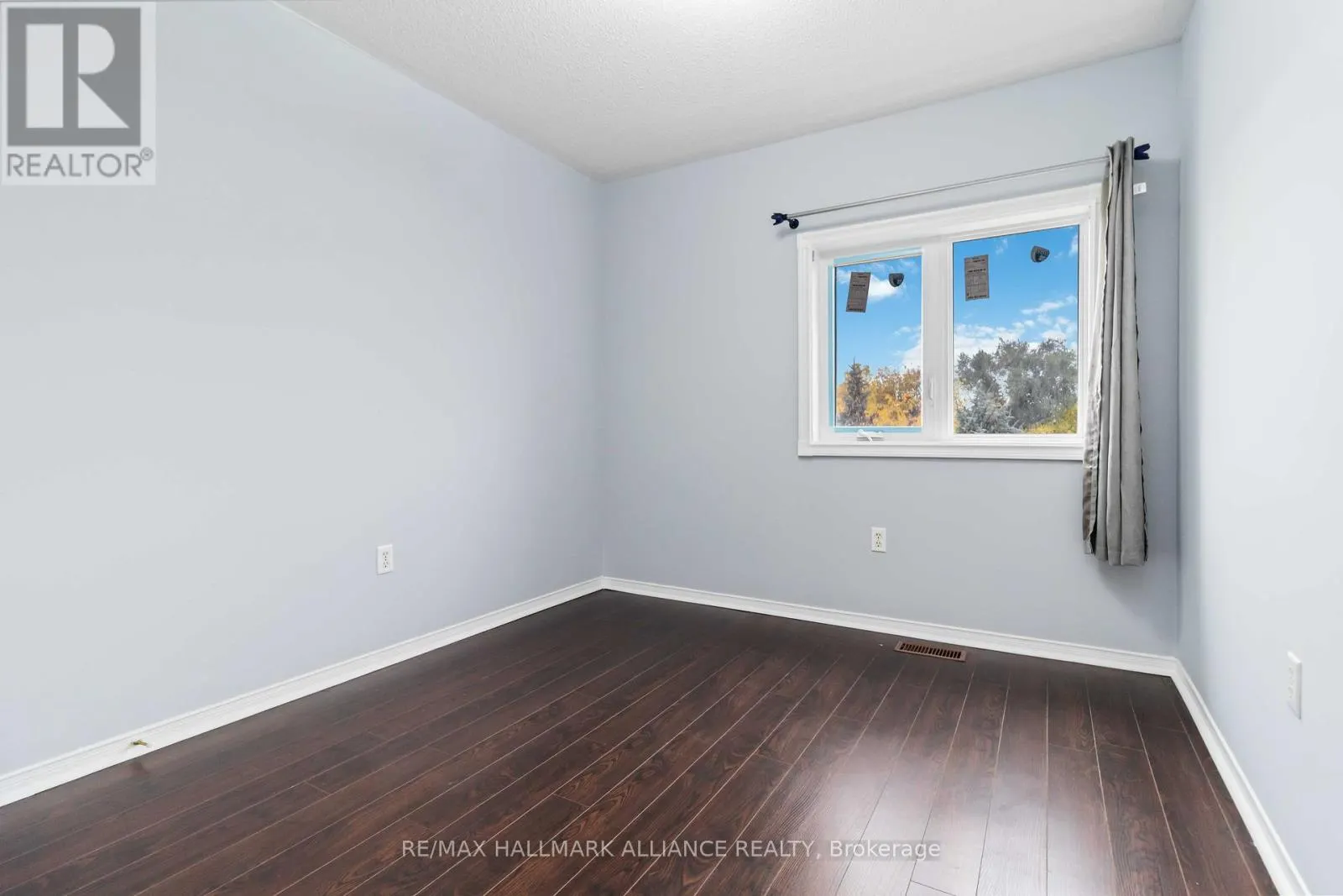 35 - 1591 SOUTH PARADE COURT