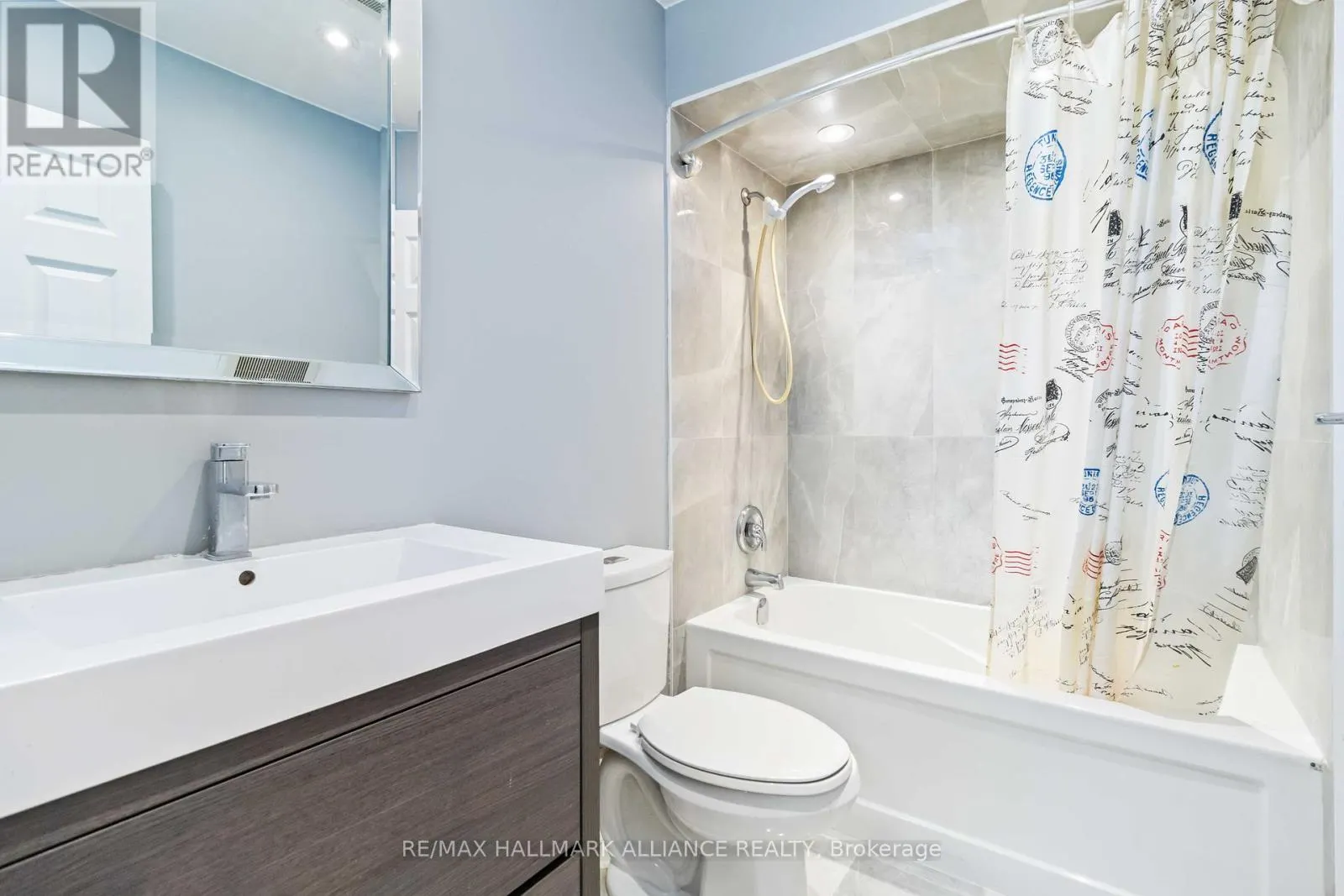 35 - 1591 SOUTH PARADE COURT