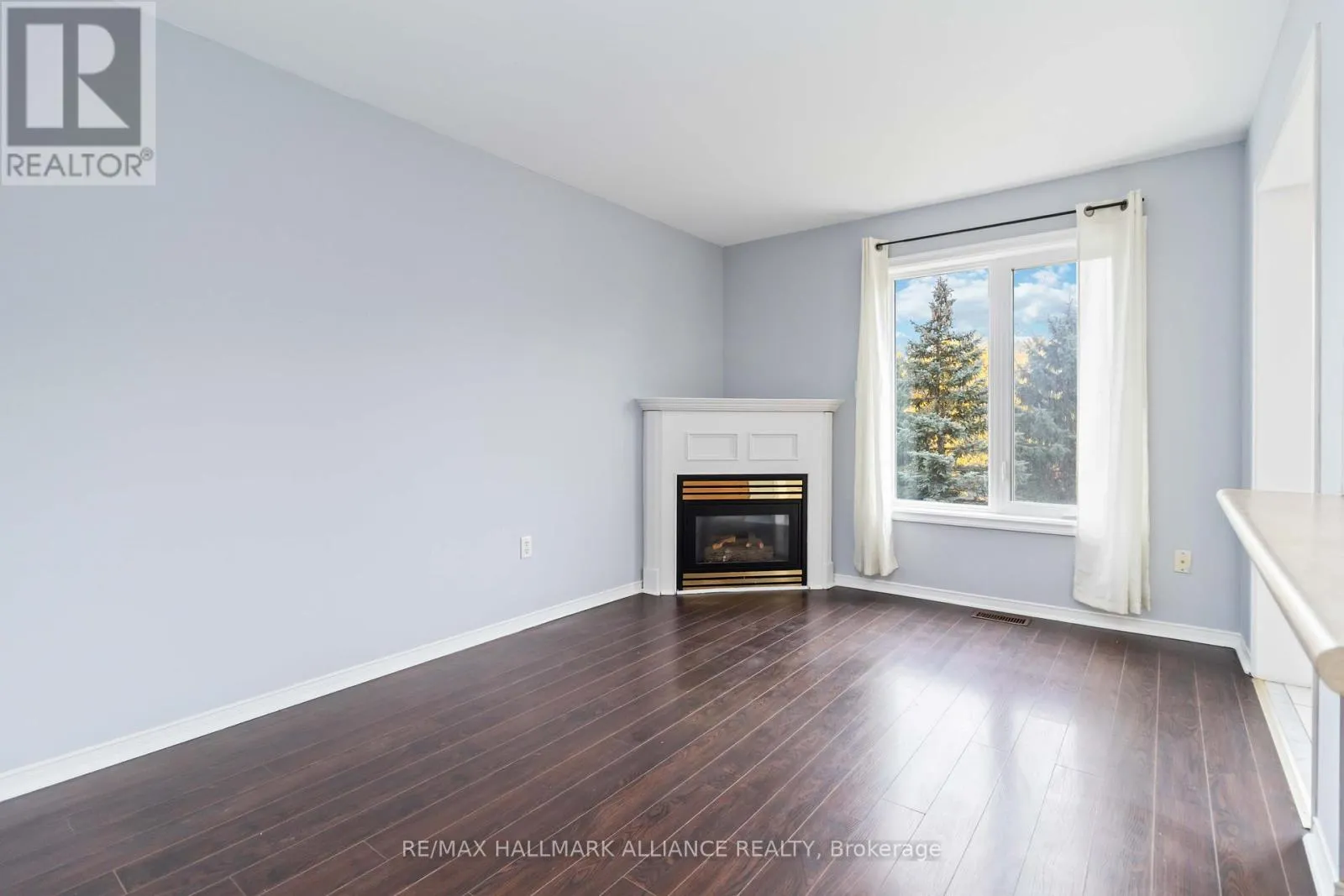 35 - 1591 SOUTH PARADE COURT